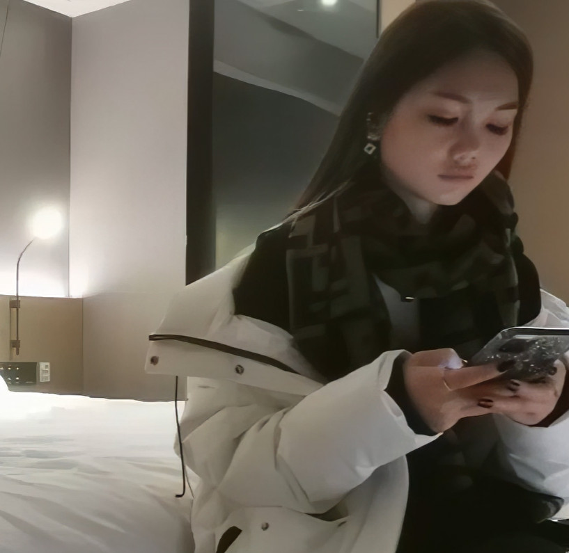 文轩白色外套美女视频[1V/2.8G]