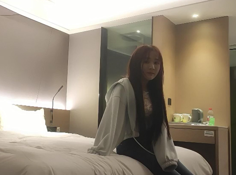 文轩JK制服小仙女第一部视频[1V/400MB]