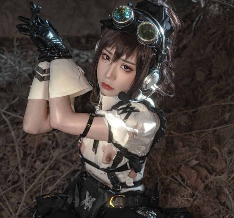 福利姬爆机少女喵小吉 - 战斗女仆高清图集[40P3V/3.5G]